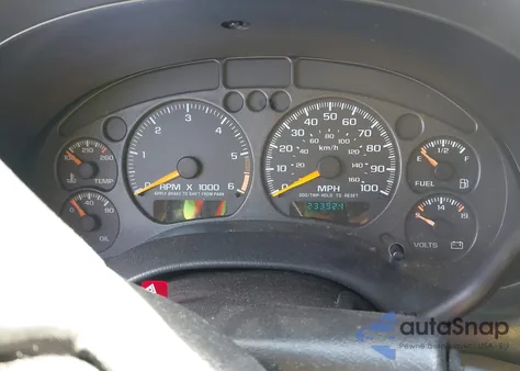 2000 Chevrolet S-10 Ls from USA, damaged, VIN 1GCCT19W2Y8111907